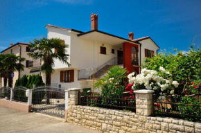 Отель Natasa Apartments  Новиград